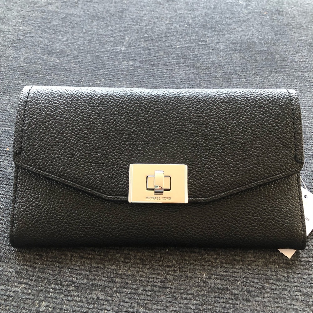 Michael Kors Cassie LG Trifold Black Leather Wallet NWT